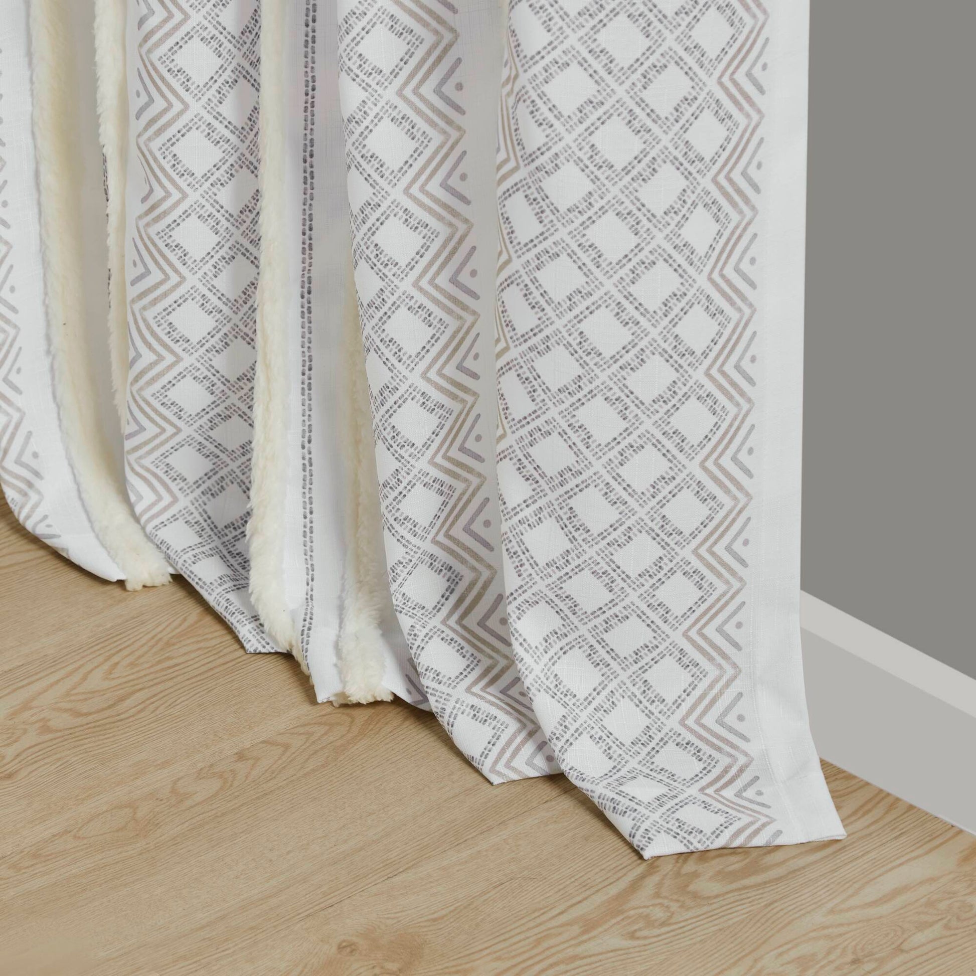 2Pk Poly Printed Curtain Panel With Tufted Stripe White Taupe 2 Pk 50X84" Multicolor Polyester
