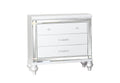 Sterling King 5 Pc Led Bedroom Set Made With Wood In White Color King White Wood 5 Piece Set Bedroom Bed Included,Chest Included,Dresser Included,Mirror Included,Nightstand Included Contemporary,Modern Wood