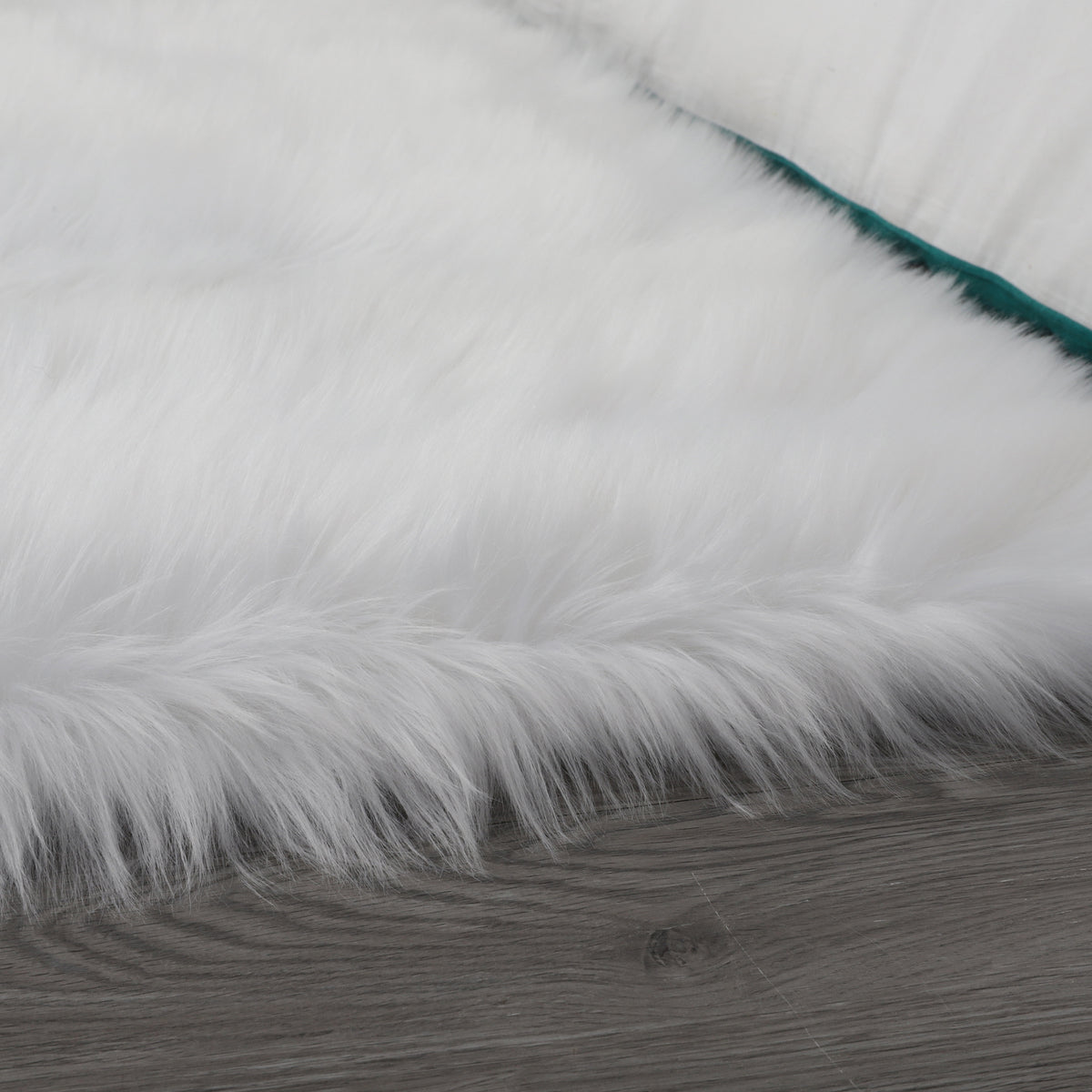"Cozy Collection" Ultra Soft Fluffy Faux Fur Sheepskin Area Rug White Polyester