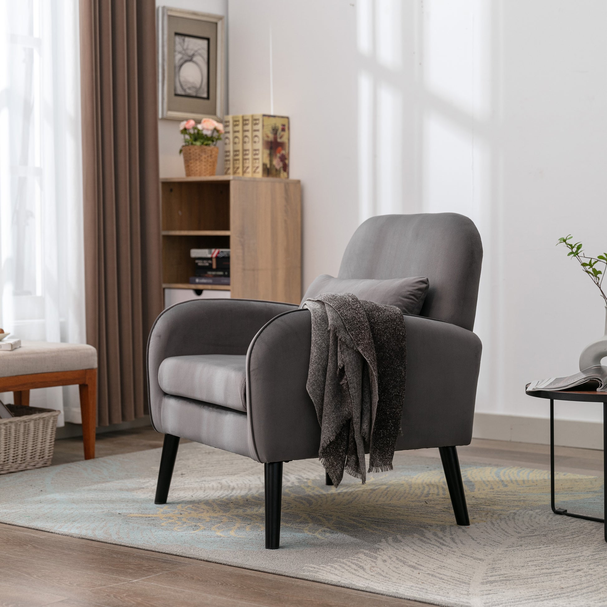 Accent Chair, Kd Solid Wood Legs With Black Painting. Fabric Cover The Seat. With A Cushion. Light Gray Foam Solid Wood