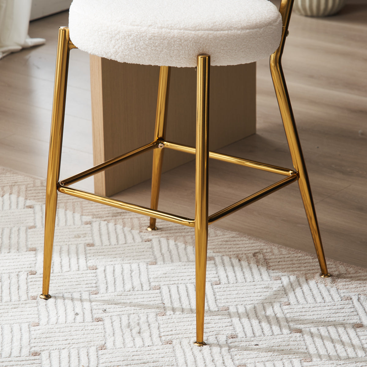 Set Of 4 Modern Teddy Fabric Upholstered Bar Stools Metal Base High Stool Suitable For Kitchen, Dining And Living Room Beige Stylish And Comfortable Island Seating Beige Metal