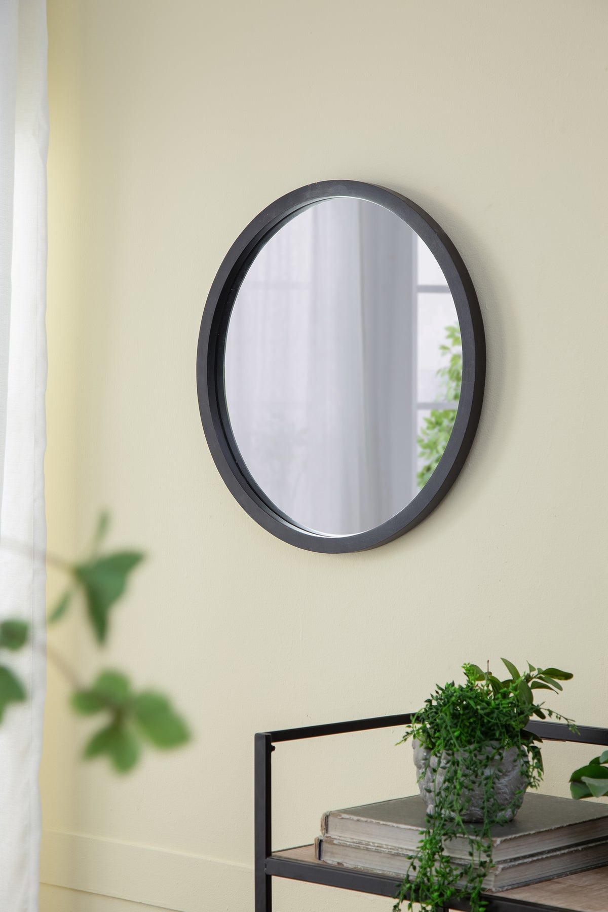 20" X 20" Circle Wall Mirror With Wooden Frame And Black Finish, Wall Mirror For Living Room, Dining Room, Foyer, Bathroom, Office Black Wood Glass