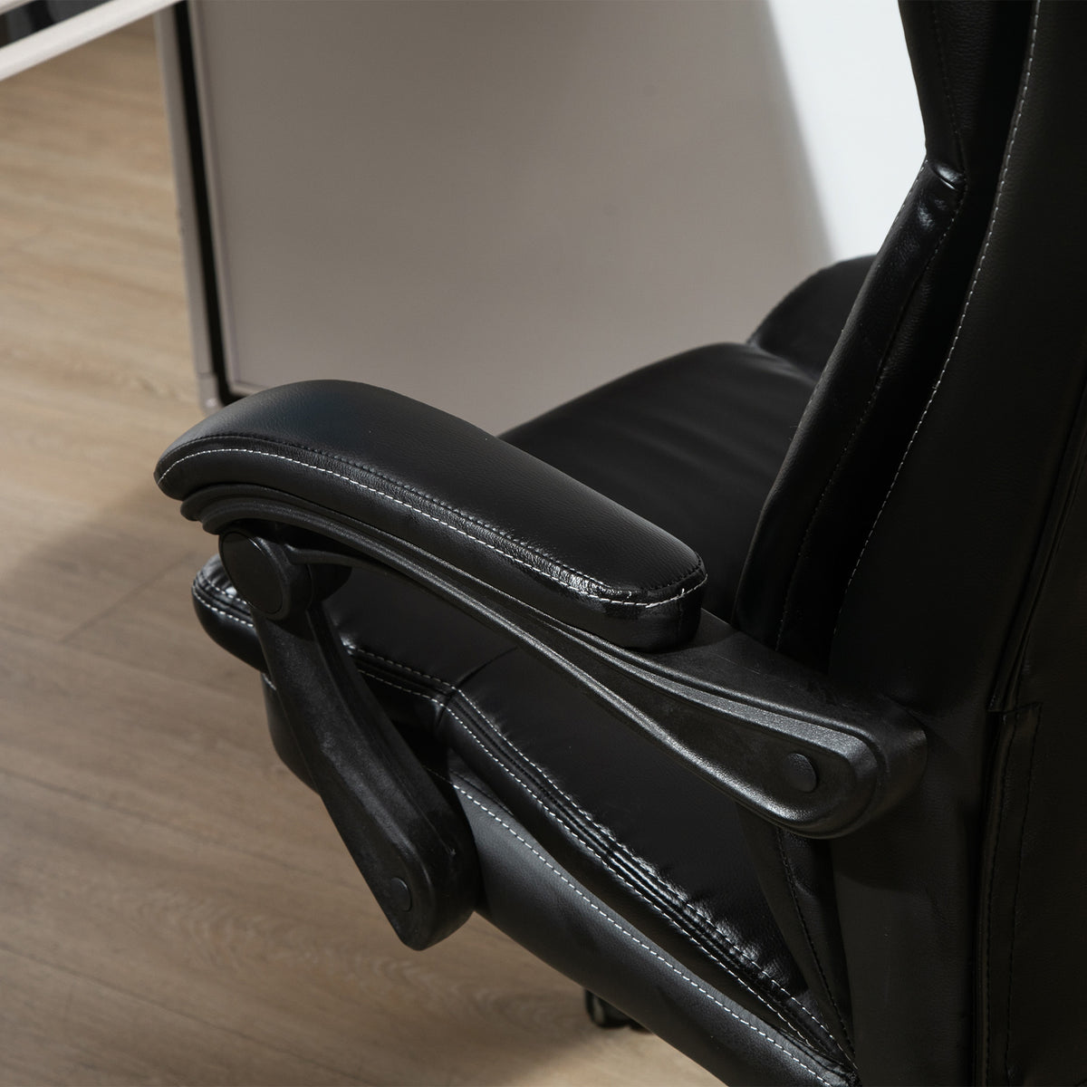 High Back Massage Office Chair With 6 Point Vibration, 5 Modes, Executive Chair, Pu Leather Swivel Chair With Reclining Back, And Retractable Footrest, Black Black Pu
