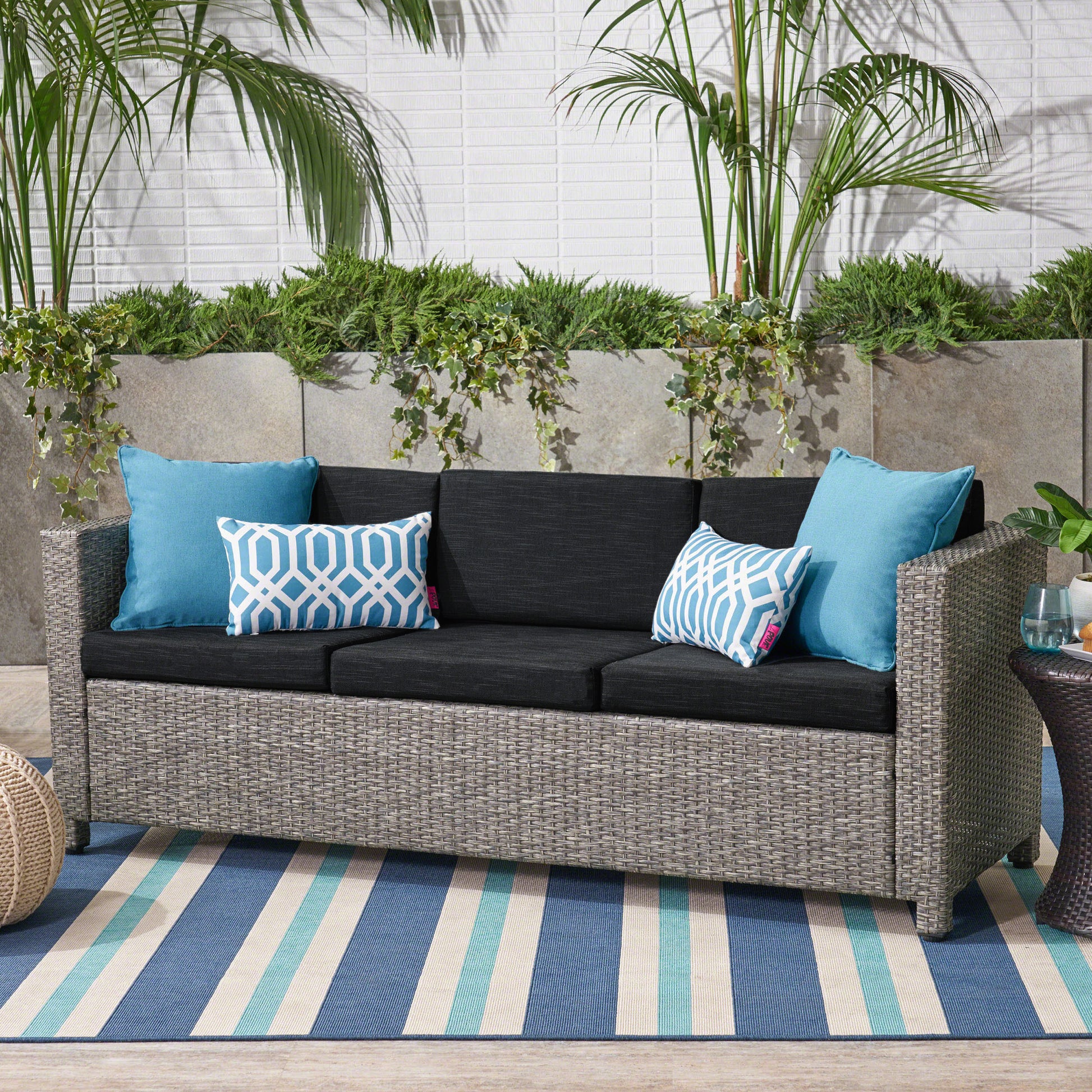 Puerta 3Seater Black Grey Pe Rattan Iron