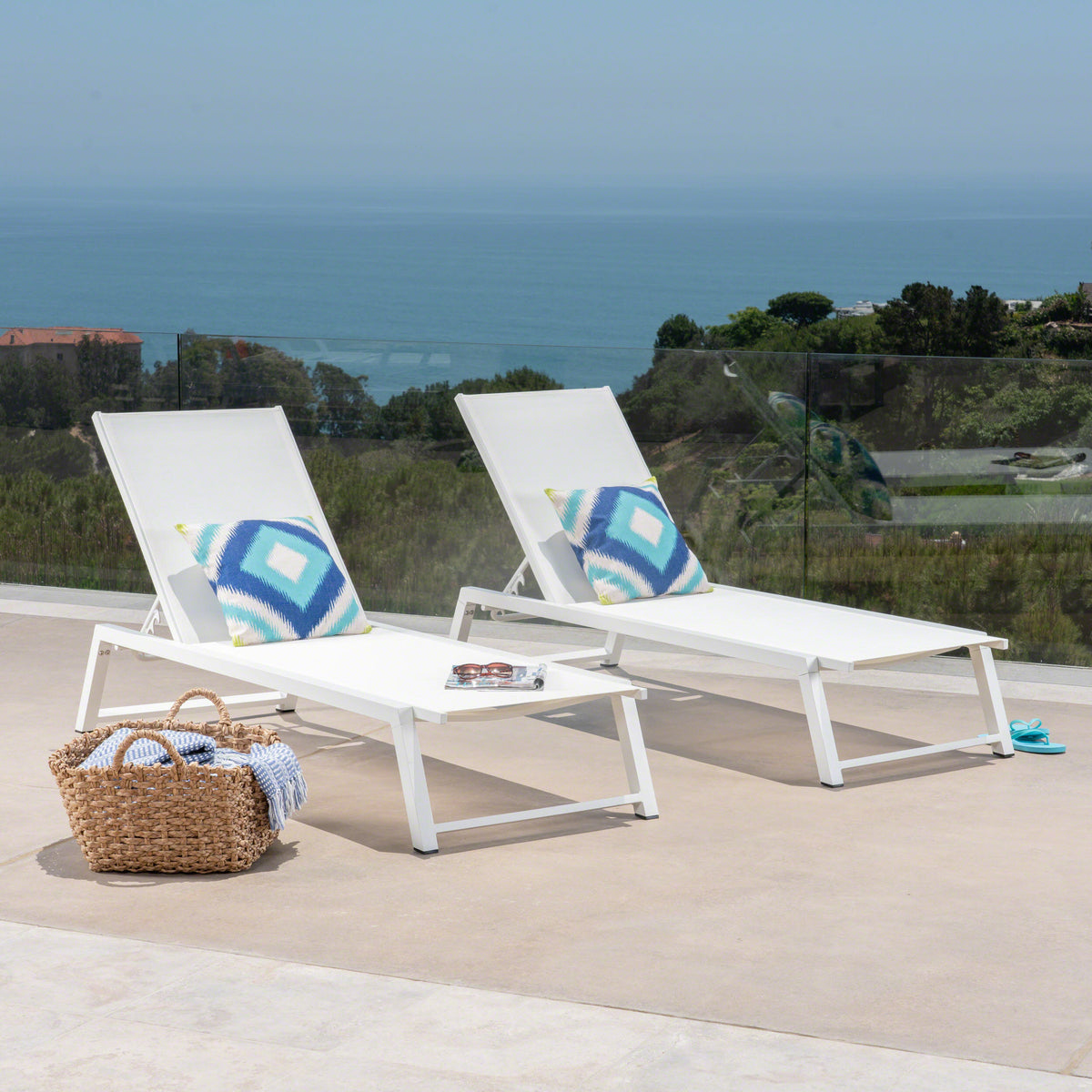 Myers Chaise Lounge Mp2 White Metal Mesh