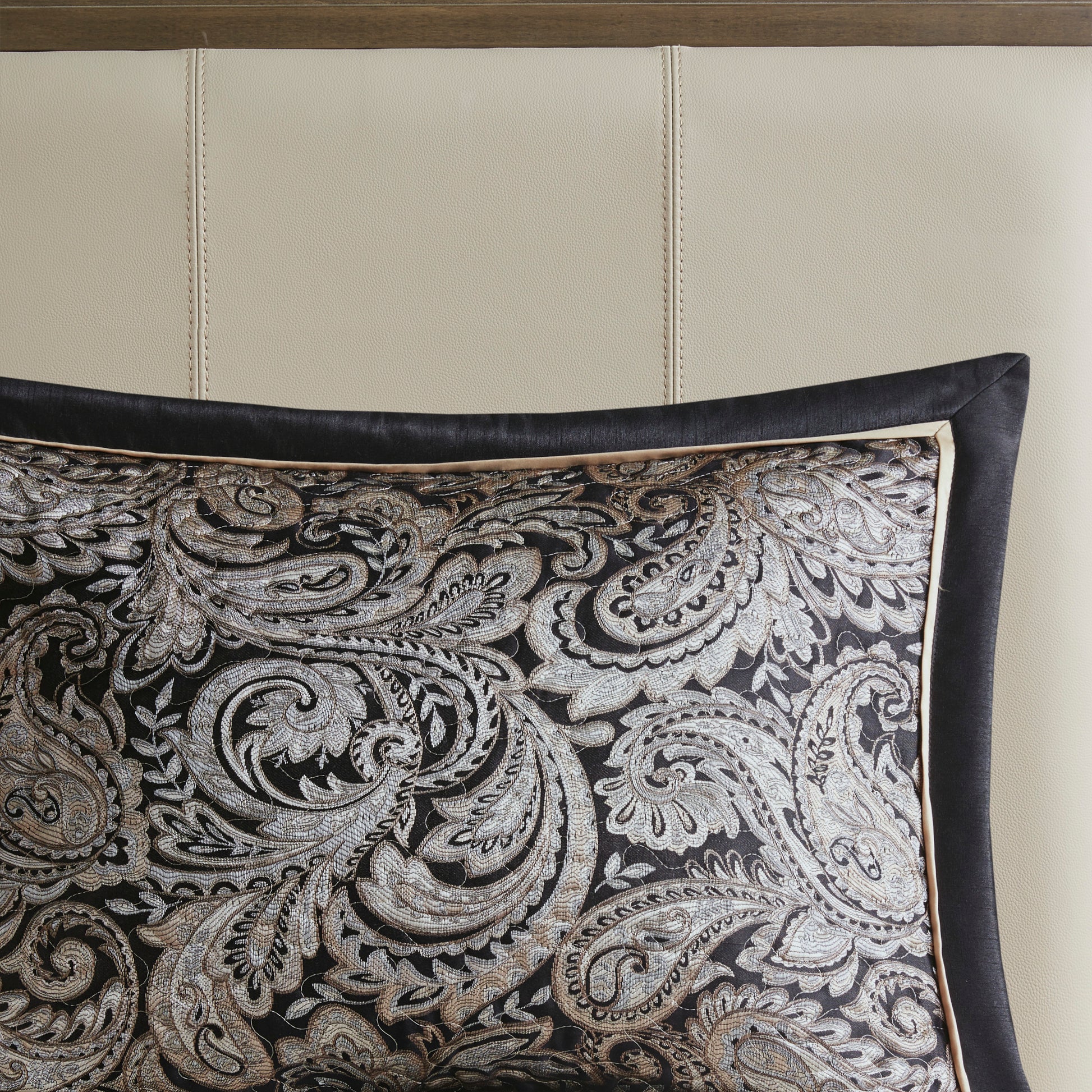 5 Piece Jacquard Bedspread Set With Throw Pillows Black Queen Queen Black Cotton