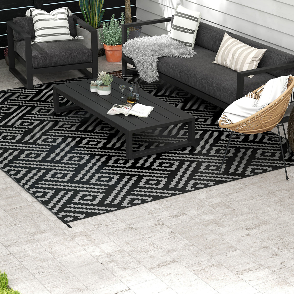 Outsunny Reversible Outdoor Rug, 9' X 12' Waterproof Plastic Straw Floor Mat, Portable Rv Camping Carpet With Carry Bag, Large Floor Mat For Backyard, Deck, Picnic, Beach, Black & Gray Geometric Multicolor Polypropylene