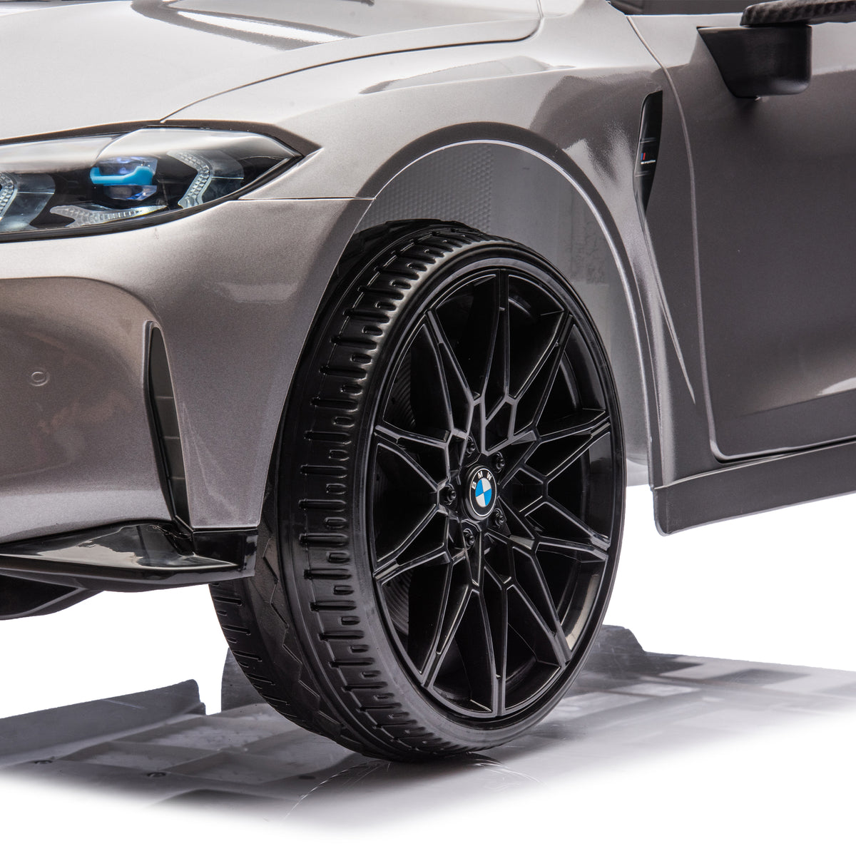 Bmw M4 12V Kids Ride On Painting Toy Car 2.4G W Parents Remote Control,Three Speed Adjustable,Power Display, Usb,Mp3 ,Bluetooth,Led Light,Story,A Handle With Wheels And A Pull, Easy To Carry Silver Polypropylene