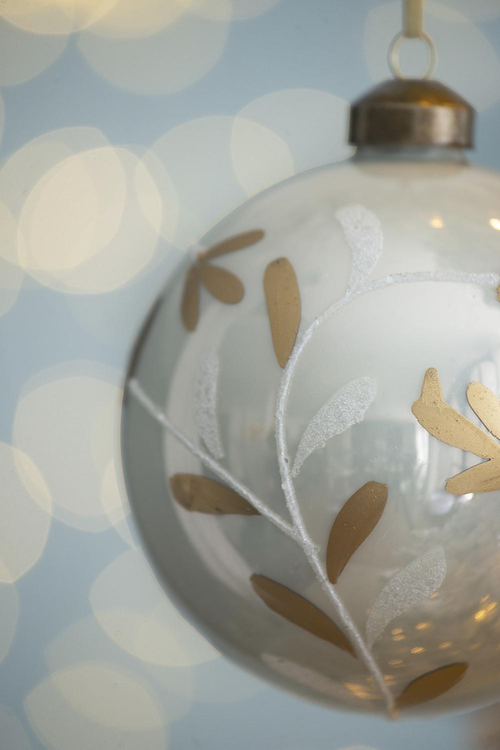 D3.9" Christmas Ball Ornaments, Glass Decorative Hanging Ball Christmas Tree Ornaments For Holiday Party Decorations, Set Of 6 White Glass