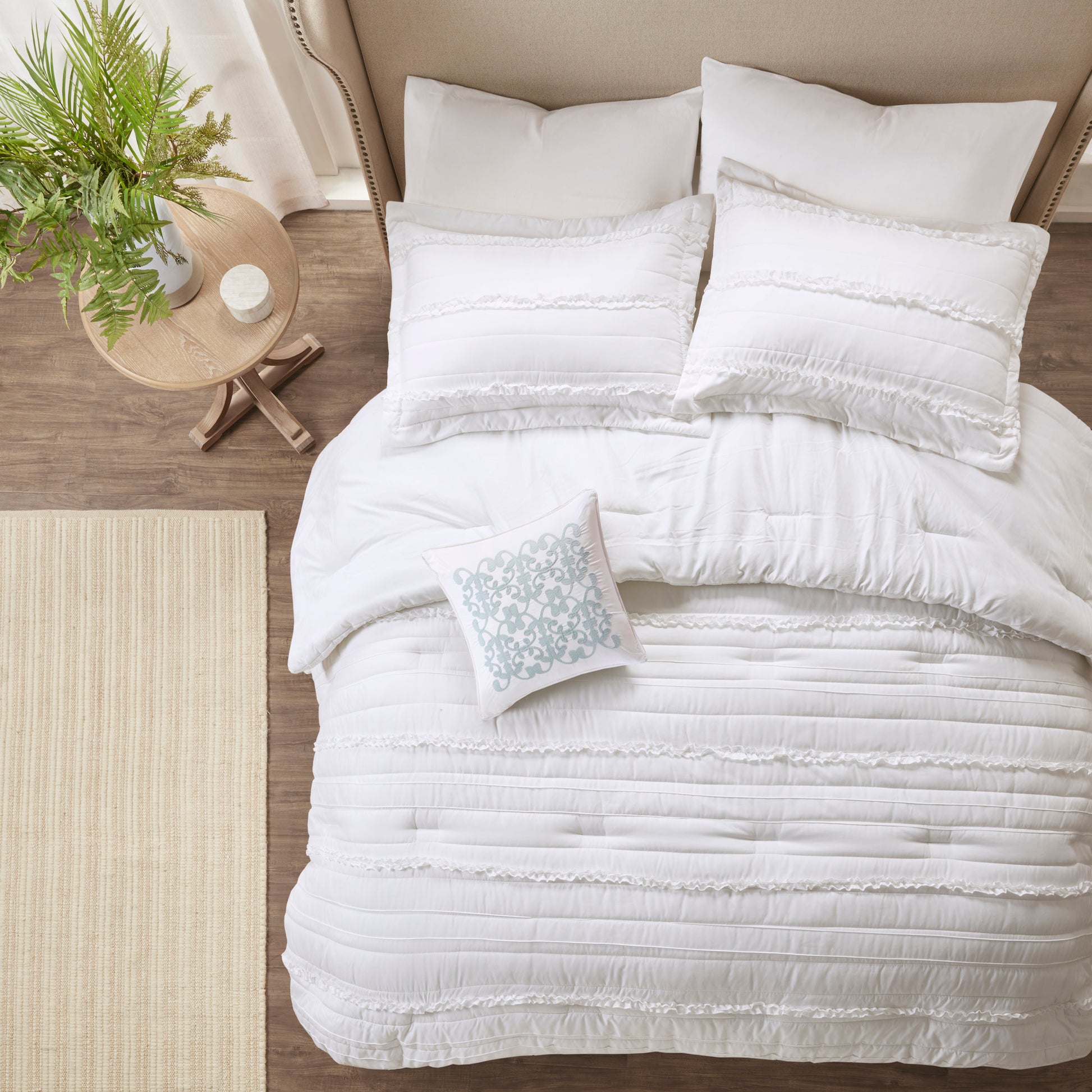 5 Piece Microfiber Ruffled Comforter Set White Queen Queen White Polyester