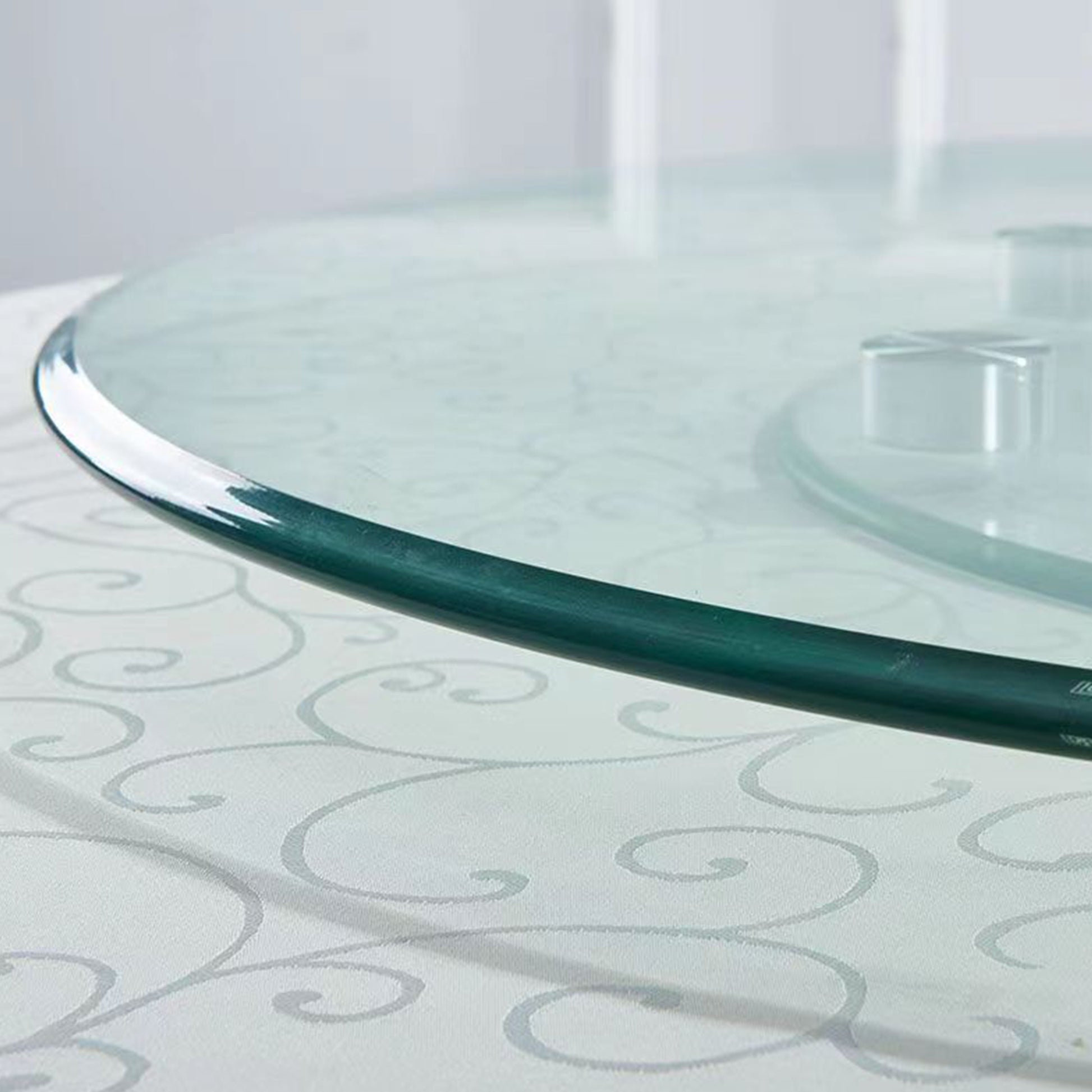 Double Layer Rotatable Round Glass.The Rotatable Design Makes It More Convenient To Retrieve And Place Items.The Upper Glass Has A Diameter Of 24 Inches, While The Lower Glass15 Inches. Transparent Glass