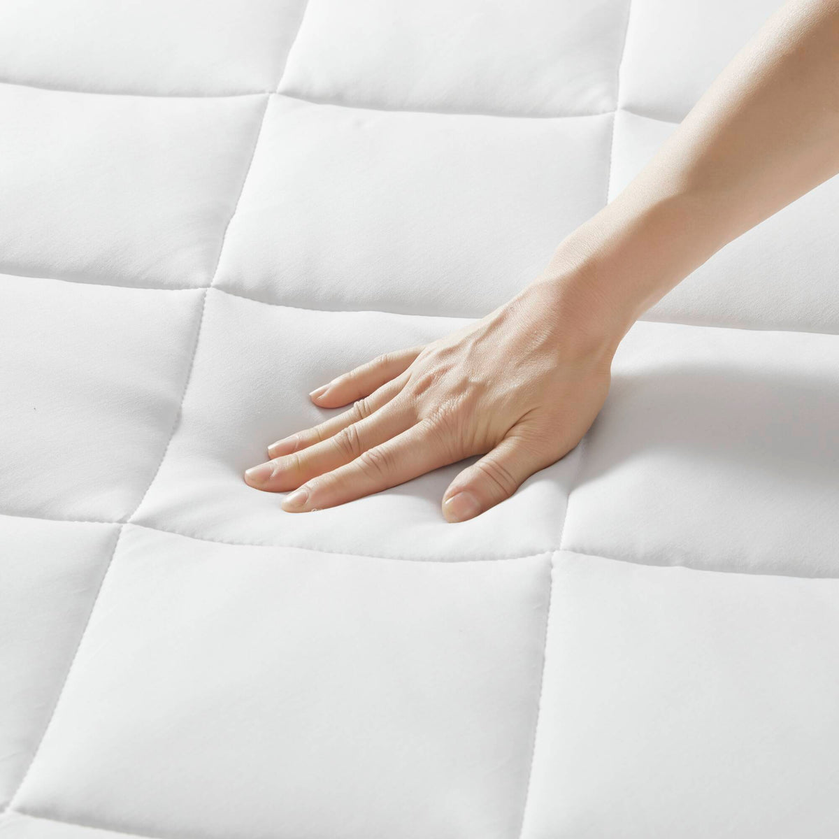 Overfilled Deep Pocket Mattress Pad White Queen White Nylon Queen