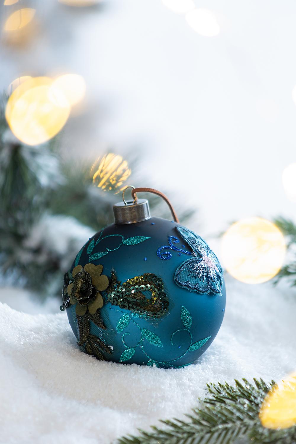 D4.7" Christmas Ball Ornaments, Glass Decorative Hanging Ball Christmas Tree Ornaments For Holiday Party Decorations, Set Of 4 Blue Glass