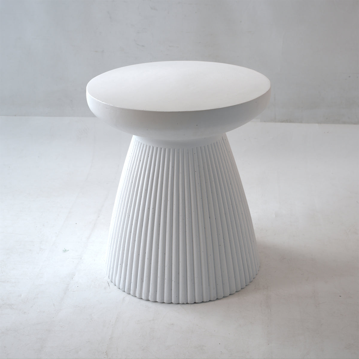 Decorative Garden End Table, 20.3" H Modern Heavy Duty Patio Sturdy Faux Terrazzo Accent Table Side Table Plant Table For Indoor Outdoor, Faux White Beige Magnesium Oxide