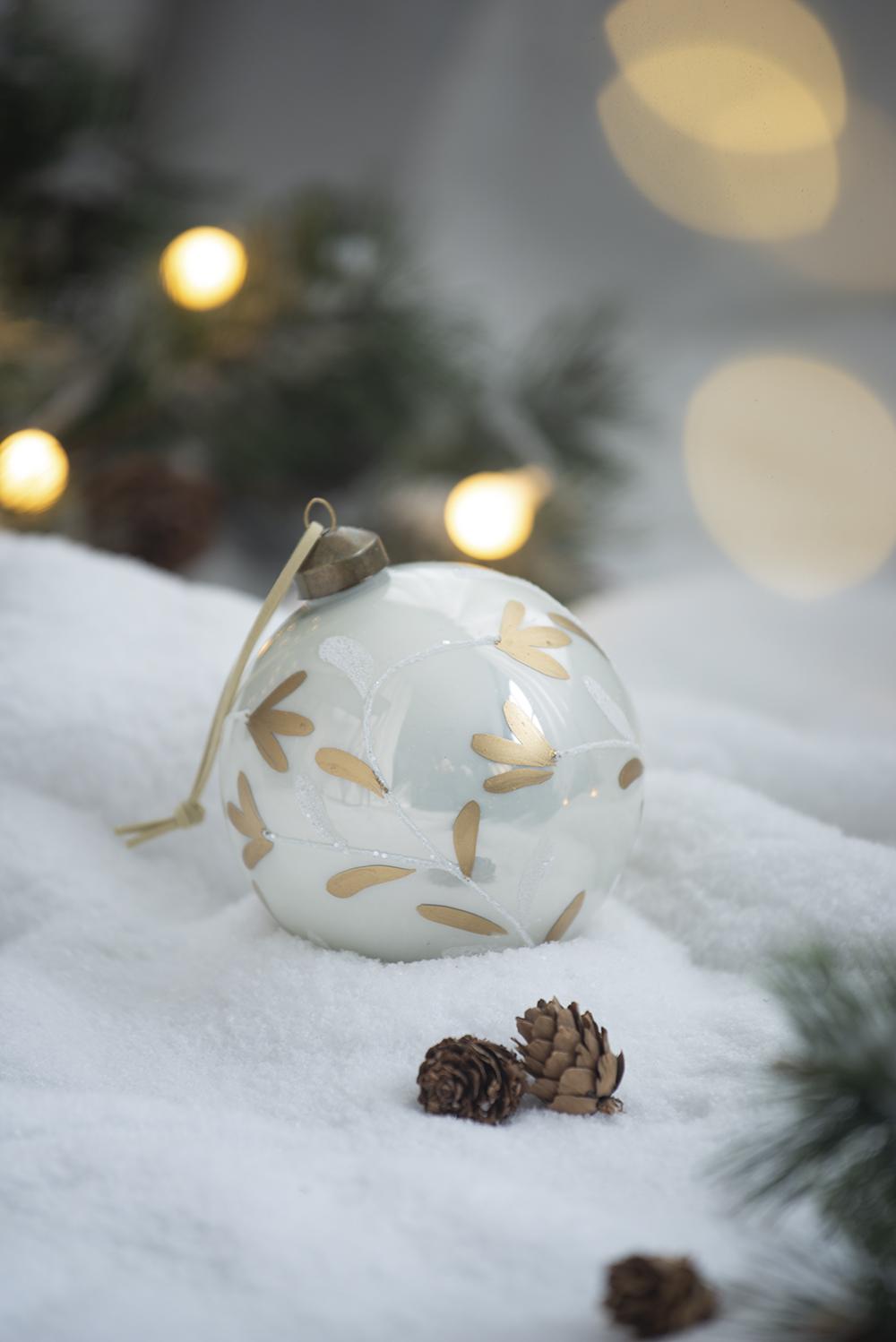 D3.9" Christmas Ball Ornaments, Glass Decorative Hanging Ball Christmas Tree Ornaments For Holiday Party Decorations, Set Of 6 White Glass