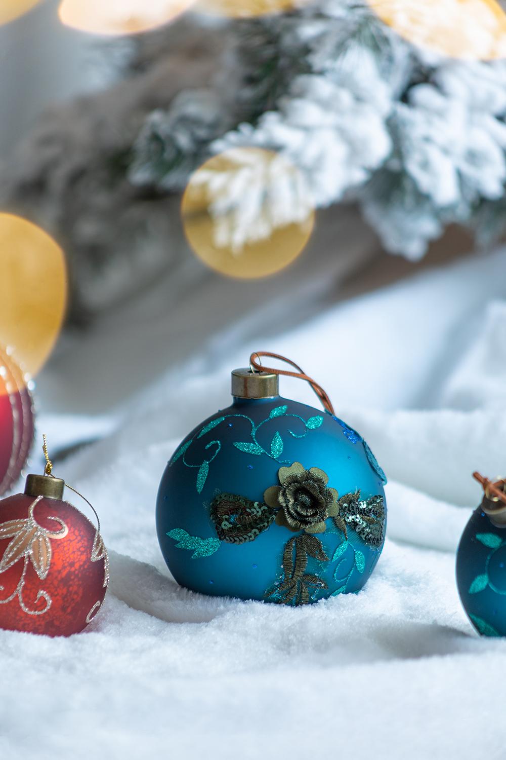 D4.7" Christmas Ball Ornaments, Glass Decorative Hanging Ball Christmas Tree Ornaments For Holiday Party Decorations, Set Of 4 Blue Glass