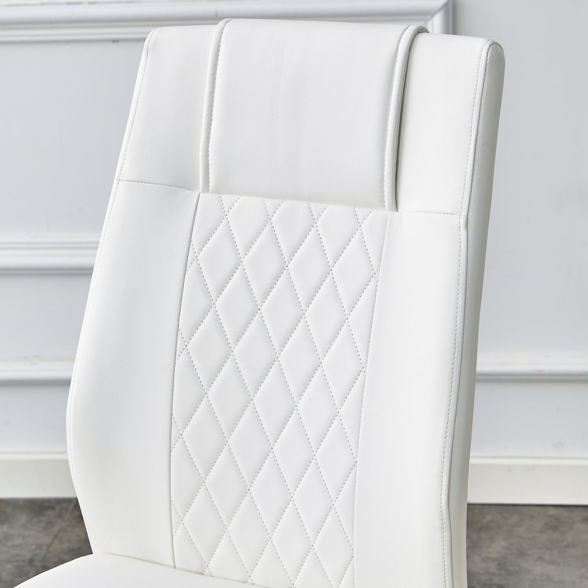 Table And Chair Set.The Table Has A Glass Tabletop With Imitation Marble Pattern Stickers And Stainless Steel Golden Table Legs. Paried With Comfortable Chairs With Pu Seats And Metal Legs. White Gold Seats 6 Glass Metal