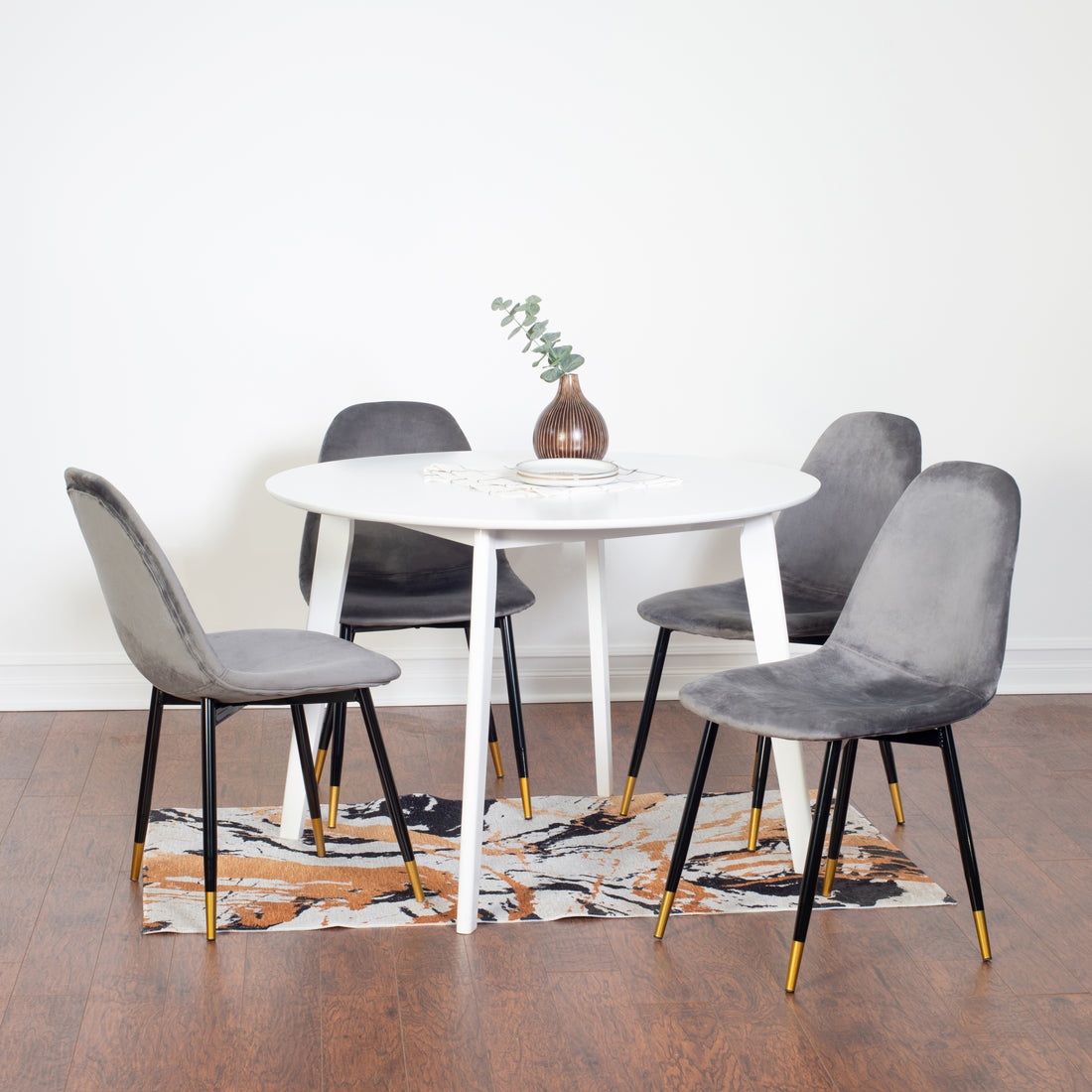 Lassan Contemporary 5 Piece Dining Set, White Round Dining Table With 4 Chairs Metal Wood White Seats 4 White Wood Dining Room Fixed Table Rubberwood 4 Leg Round Dining Table With Chair Mdf Metal