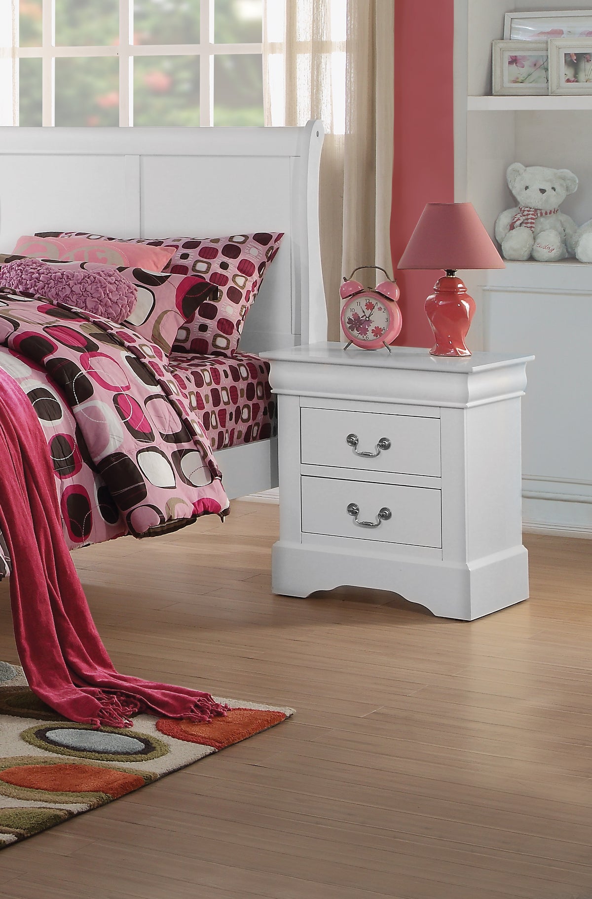 Louis Philippe Iii White Finish Nightstand White Synthetic Wood