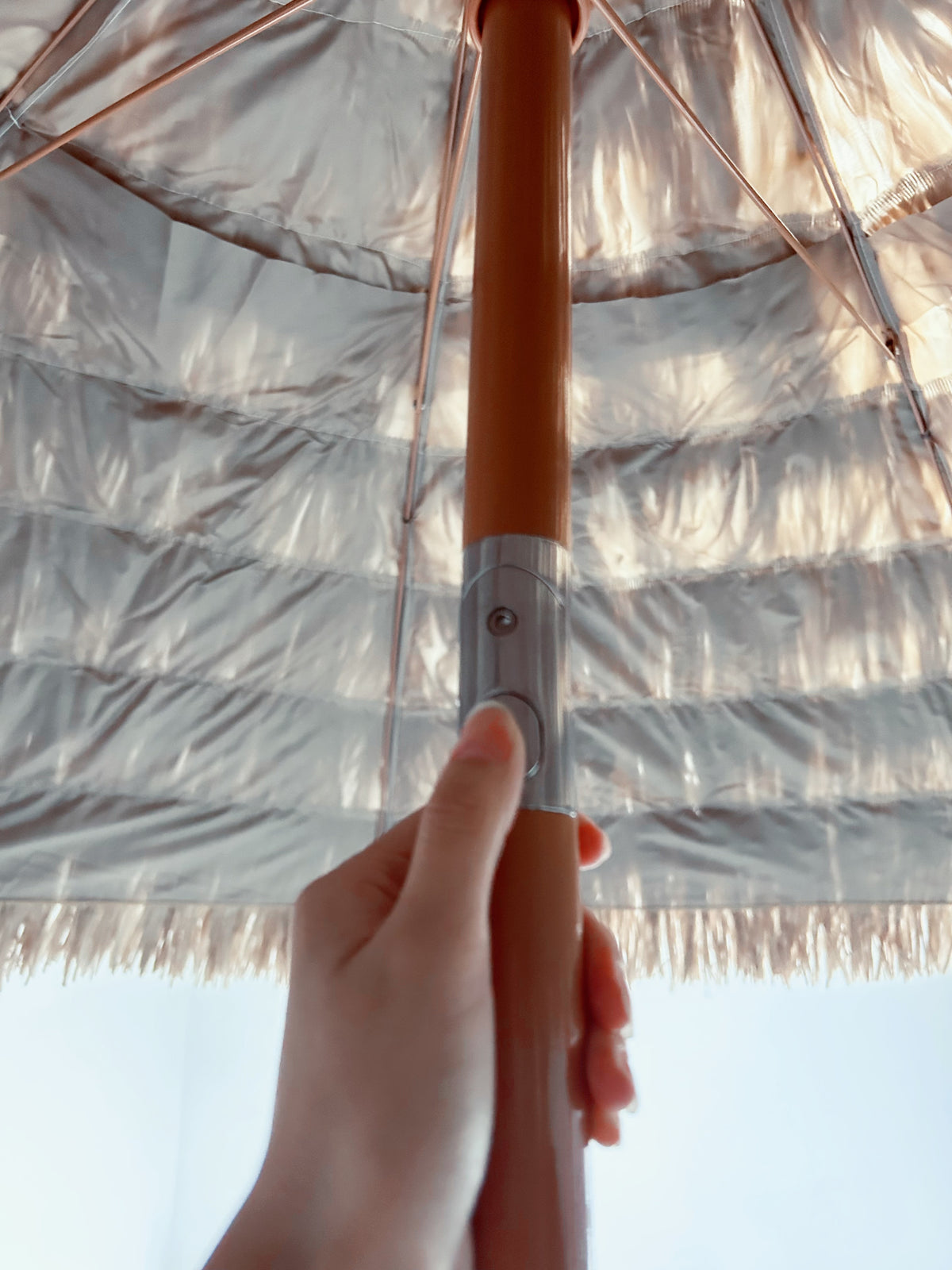 8'Thatch Patio Tiki Umbrella Tropical Palapa Raffia Tiki Hut Hawaiian Hula Beach Umbrella,Straw Umbrella Brown Half Circle No Foundation Needed Manual Garden & Outdoor Beach Year Round Use Gazebos Polyethylene Anchored Oxford Fabric