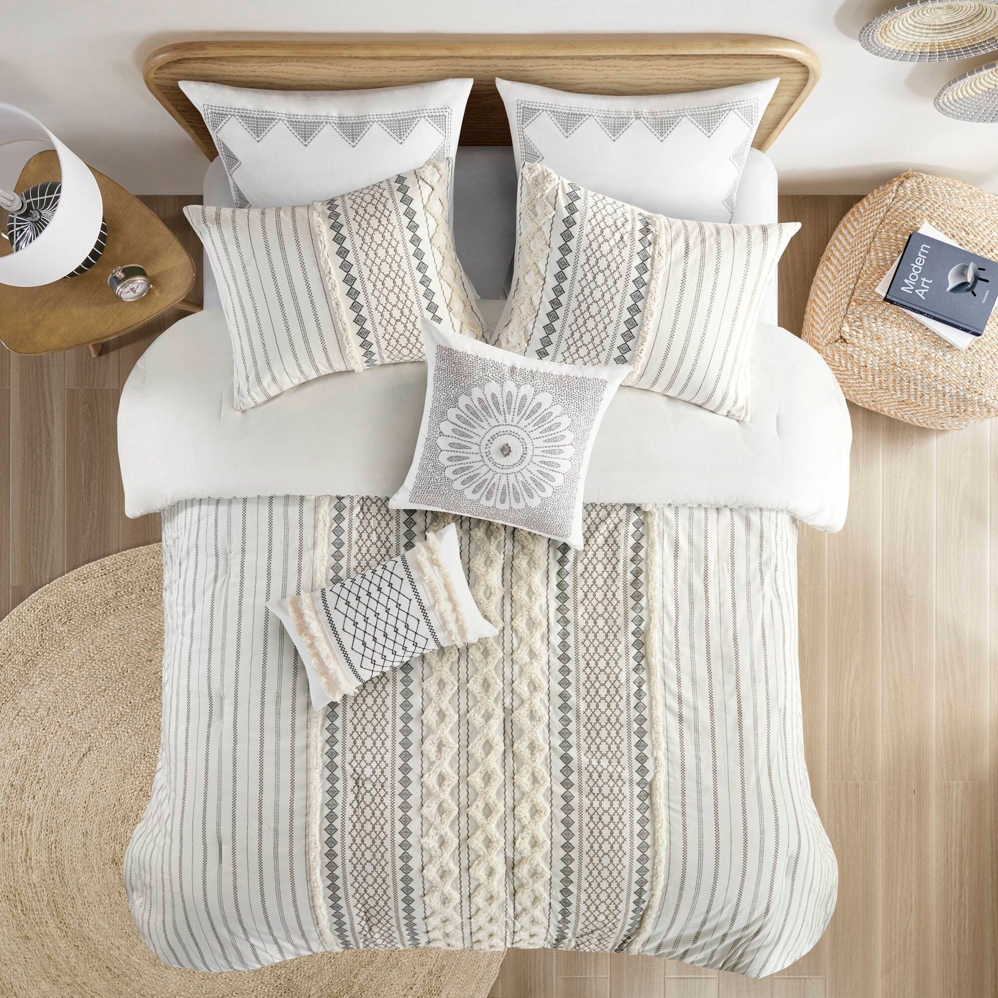Cotton Printed Comforter Set With Chenille Ivory King Cal King King Ivory Cotton