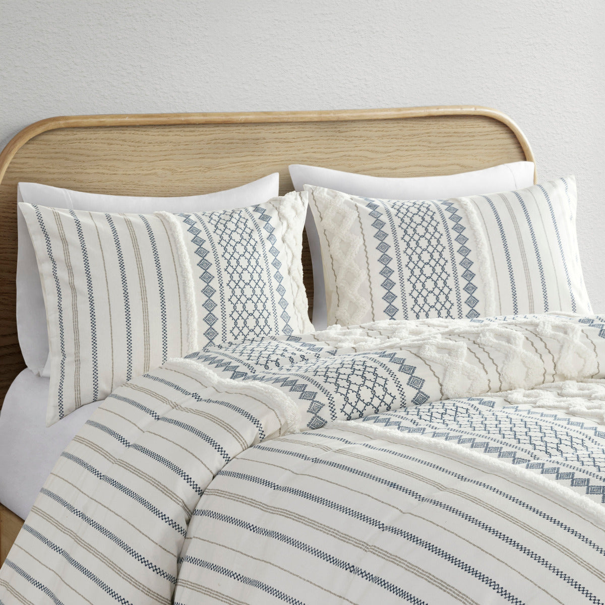 Cotton Printed Duvet Cover Set With Chenille Queen Multicolor Cotton