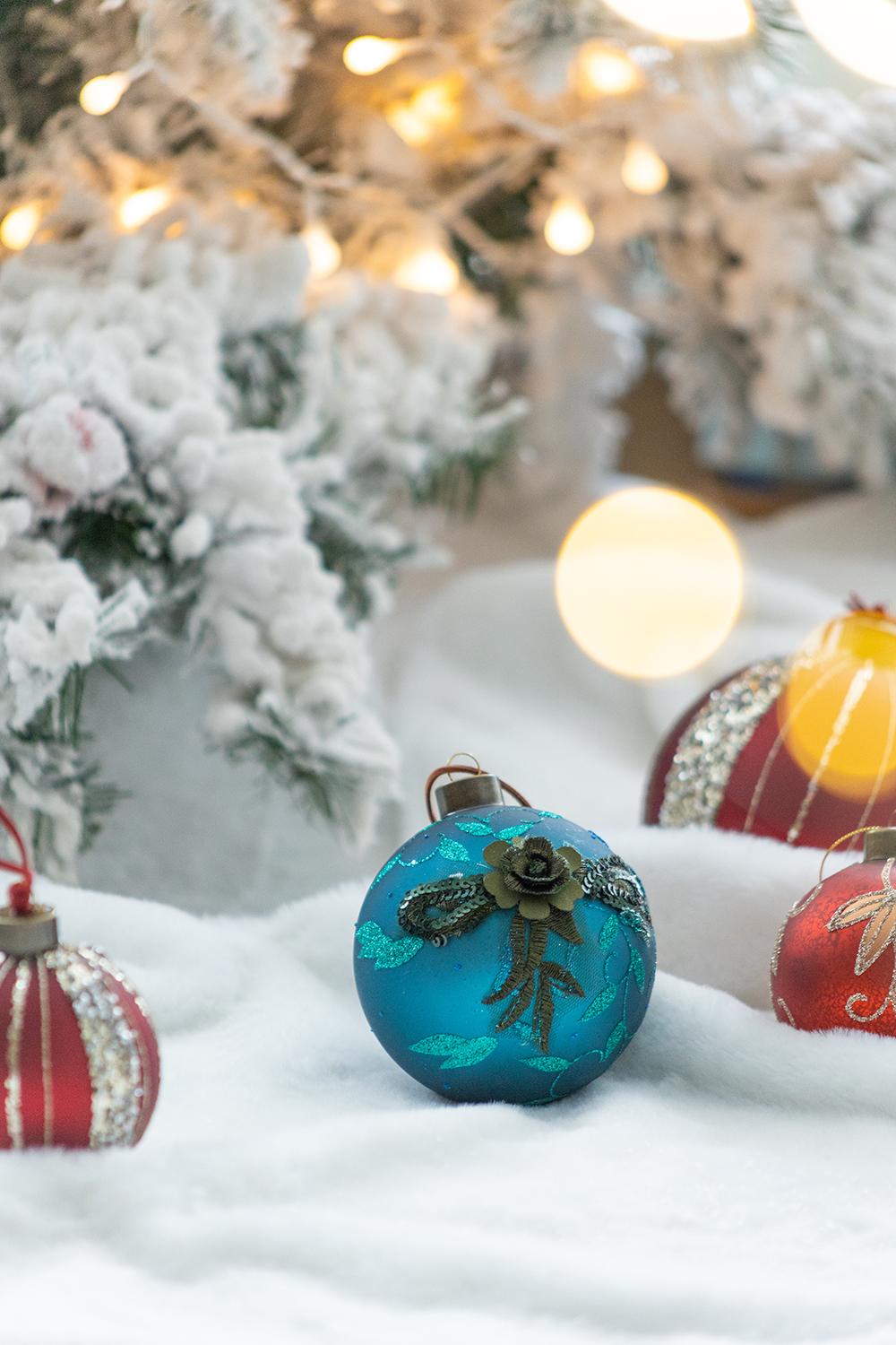 D4.7" Christmas Ball Ornaments, Glass Decorative Hanging Ball Christmas Tree Ornaments For Holiday Party Decorations, Set Of 4 Blue Glass