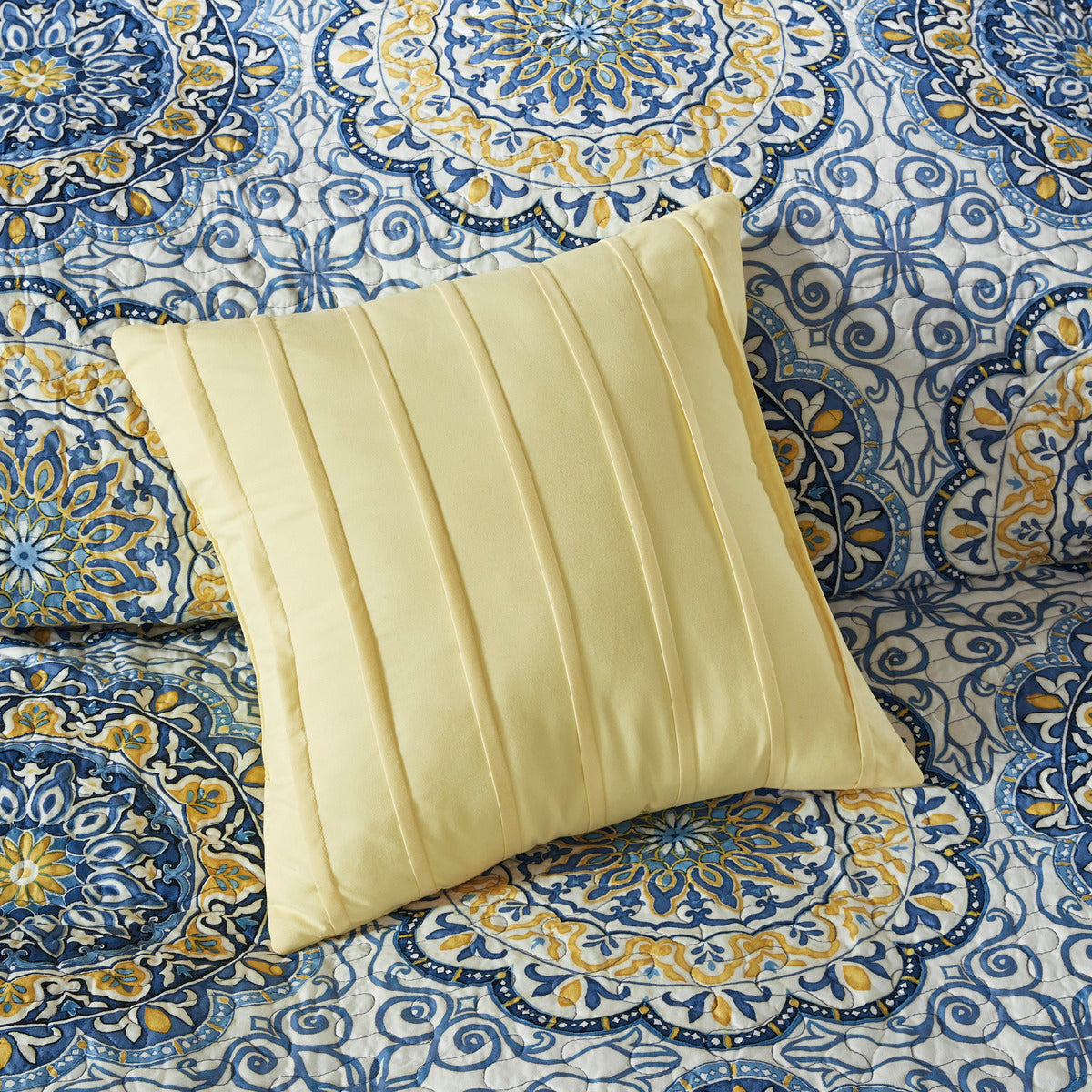6 Piece Reversible Quilt Set With Throw Pillows Blue King Cal King Blue Cotton